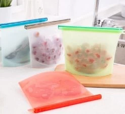 Siliconen Vershoudzakken | Bewaarzakken | Diepvrieszakken | Herbruikbaar | Lekvrij | Set 4-Stuks 1000ml | Vries & Hitte Bestendig | 4 Kleuren -Kruideniers Winkel 1200x1094 3