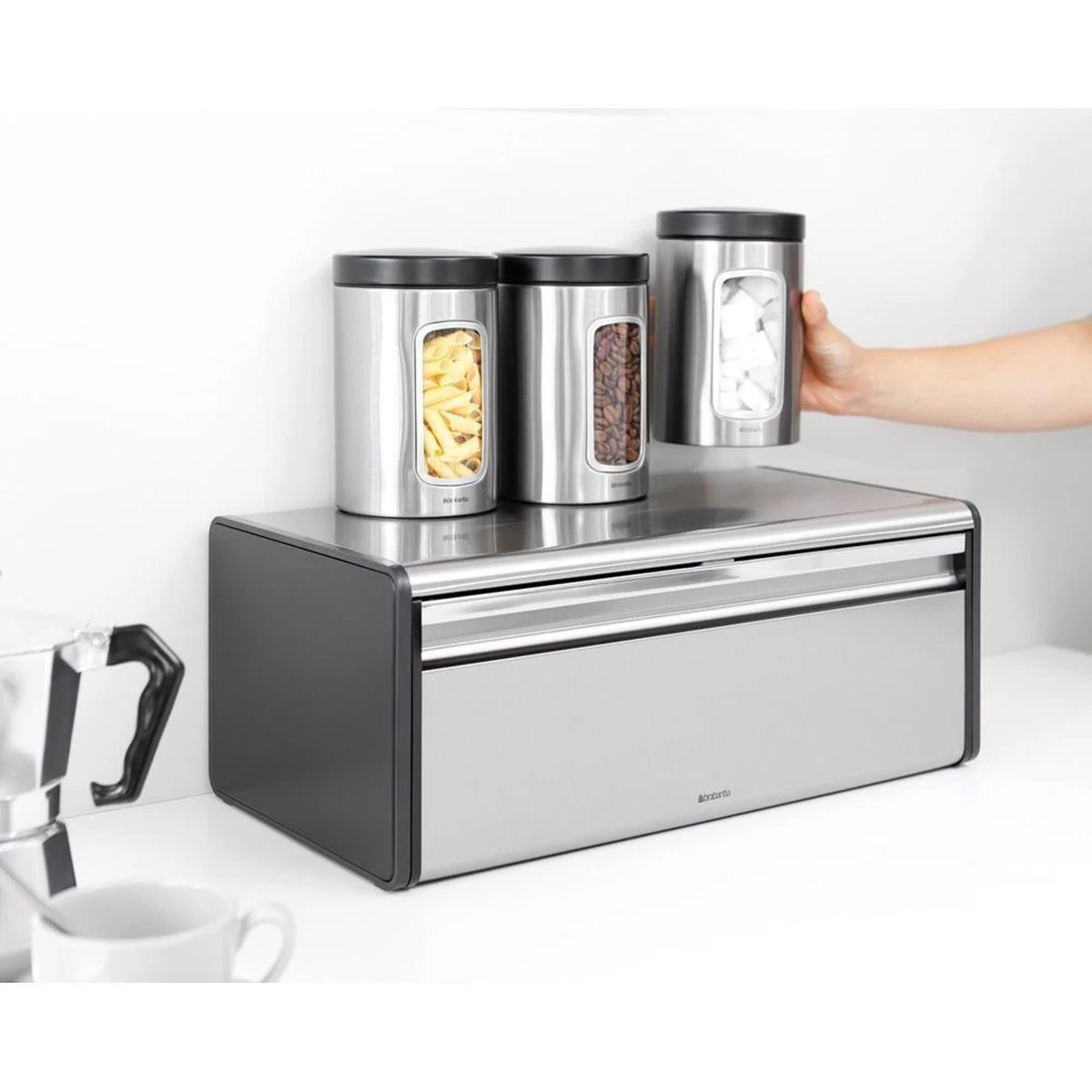 Brabantia Broodtrommel - Met Klepdeksel - Matt Steel Fingerprint Proof / Matt Black 5 Brabantia Broodtrommel - Met Klepdeksel - Matt Steel Fingerprint Proof / Matt Black - Afbeelding 3