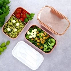 Homra Lunchbox STAQS Pink - Bento Box - 2 Laags Broodtrommel - 3 Compartimenten - Roze - Lunch To Go - Duurzaam Kunststof - BPA Vrij - 3 Vaks Lunchtrommel Voor Volwassenen - Inclusief Bestek - Magnetron, Diepvries, Vaatwasser Bestendig - Vers Houden -Kruideniers Winkel 1200x1200 1754