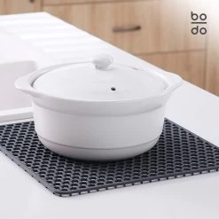 BODO Gootsteenmat Siliconen Donker Grijs - 30.5 X 30.5 Cm - Keuken Accessoires - Gootsteen Beschermer - Onderzetters Siliconen - Anti Kras - Gootsteen Accessoires 16 BODO Gootsteenmat Siliconen Donker Grijs - 30.5 X 30.5 Cm - Keuken Accessoires - Gootsteen Beschermer - Onderzetters Siliconen - Anti Kras - Gootsteen Accessoires -Kruideniers Winkel 1200x1200 774