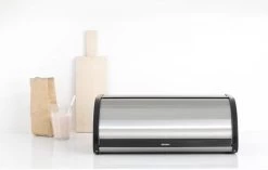 Brabantia Broodtrommel - Met Schuifdeksel - Matt Steel Fingerprint Proof -Kruideniers Winkel 1200x761 3