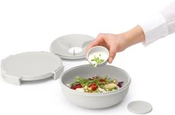 Brabantia Make & Take Salade Lunchbox - 1,3 L - Kunststof - Light Grey -Kruideniers Winkel 1200x793 5