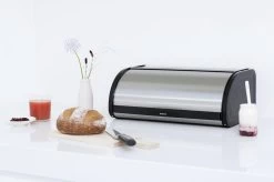 Brabantia Broodtrommel - Met Schuifdeksel - Matt Steel Fingerprint Proof -Kruideniers Winkel 1200x798 6