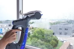 Swiss Pro+ Ruitenreiniger 3 In 1 WV 2 Blue Edition Window Vac - Ca. 120 M² - Waterzuiger - Incl. Smalle Zuigmond - Oplaadbaar - Raamwisser - Streeploos - Clicksystem - 2 Microvezeldoekjes - Met Sprayfunctie - Low Noise - Hepafilter -Kruideniers Winkel 1200x799 17