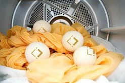 LuxerLiving Wasbol Set Van 6 - Droogt Tot 30% Sneller - Wasverzachter - Droger Ballen - Dryer Balls - Ecologisch - 100% Wol 11 LuxerLiving Wasbol Set Van 6 - Droogt Tot 30% Sneller - Wasverzachter - Droger Ballen - Dryer Balls - Ecologisch - 100% Wol -Kruideniers Winkel 1200x800 1