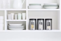 Brabantia Voorraadbus - 1,4 L - Matt Steel Fingerprint Proof / Matt Black Deksel - Met Venster 17 Brabantia Voorraadbus - 1,4 L - Matt Steel Fingerprint Proof / Matt Black Deksel - Met Venster -Kruideniers Winkel 1200x800 45