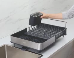 Extend Steel Uitschuifbaar Afdruiprek - Grijs - Joseph Joseph -Kruideniers Winkel 1200x947 1