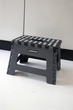 PUHLMANN - Inklapbare Kruk, JAMES, Plastic, Grijs, 22 Cm Hoog, Max 100 Kilo -Kruideniers Winkel 797x1200 2