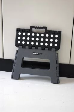 PUHLMANN - Inklapbare Kruk, JAMES, Plastic, Grijs, 22 Cm Hoog, Max 100 Kilo -Kruideniers Winkel 797x1200 3