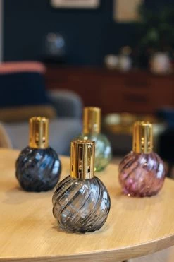 Ashleigh & Burwood Lampenolie Geurolie - Freesia & Orchid 250 Ml -Kruideniers Winkel 800x1200 12